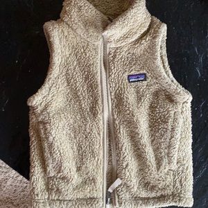 Girls XS Patagonia vest barley worn